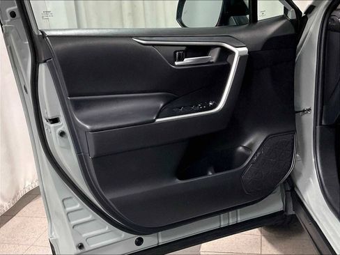 Used 2023 Toyota RAV4 XLE image 9