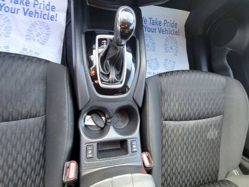 Used 2018 Nissan Rogue SV w/ Premium Package AWD/4WD image 16