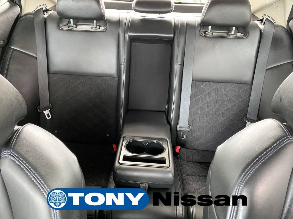 Used 2016 Nissan Maxima SR w/ Summer Tire Package FWD image 36