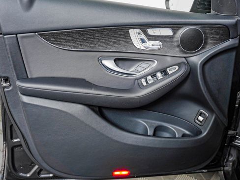 Used 2022 Mercedes-Benz GLC 300 image 20