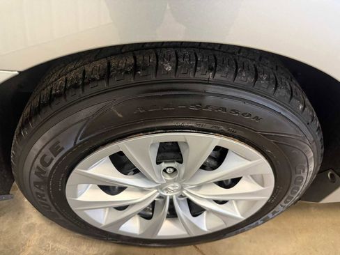 Used 2017 Toyota Camry LE image 13