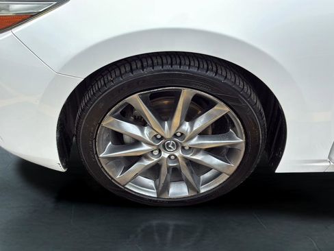 Used 2018 MAZDA MAZDA3 Touring FWD image 32