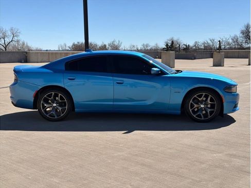 Used 2015 Dodge Charger R/T image 9