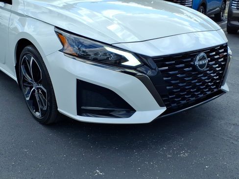 Certified 2023 Nissan Altima 2.5 SR image 12