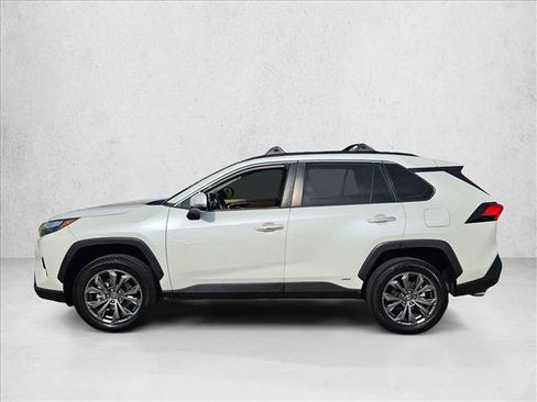 Used 2022 Toyota RAV4 Limited image 9