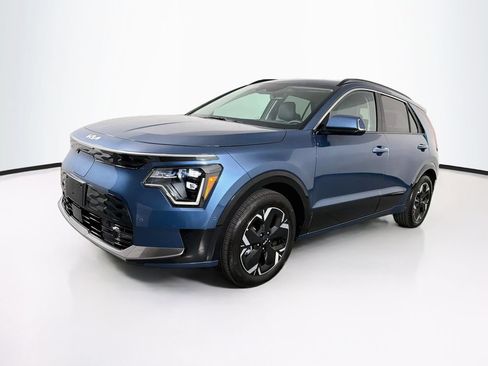 Used 2025 Kia Niro Wave w/ Wave Preserve Package FWD image 2