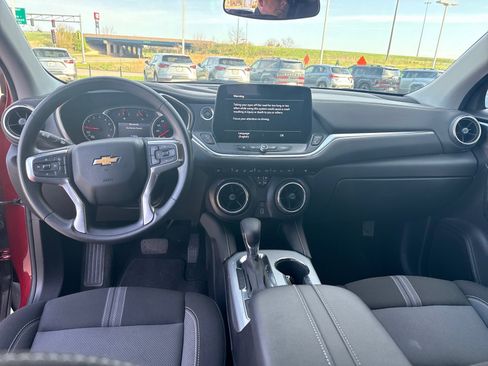 Used 2025 Chevrolet Blazer LT image 12