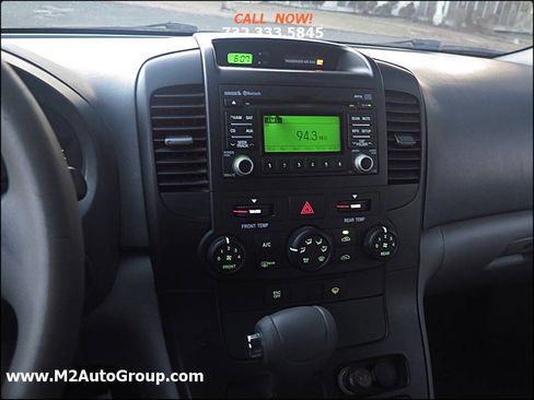 Used 2012 Kia Sedona LX image 15