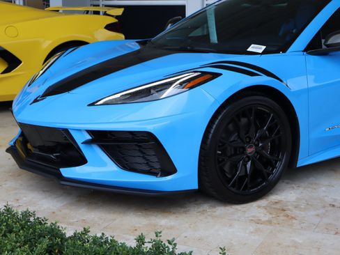 Used 2023 Chevrolet Corvette Stingray Premium Cpe w/ Z51 Performance Package RWD image 6