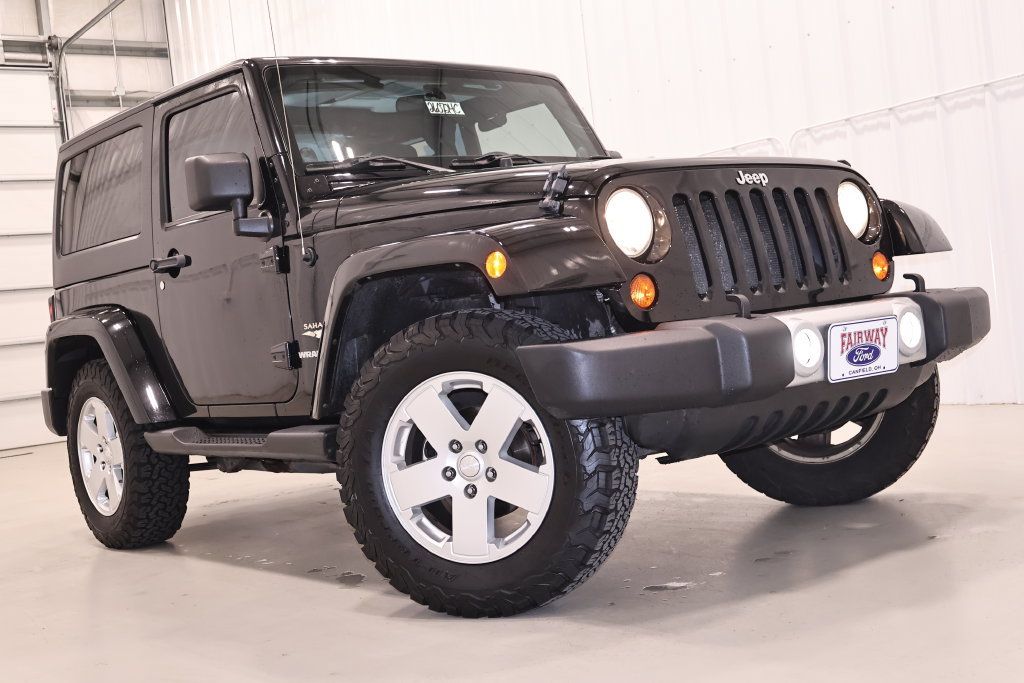 Used 2012 Jeep Wrangler Sahara w/ Dual Top Group AWD/4WD image 28