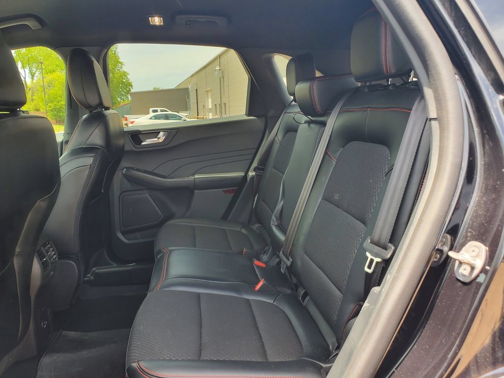 Used 2023 Ford Escape ST-Line w/ Tech Pack #1 AWD/4WD image 10
