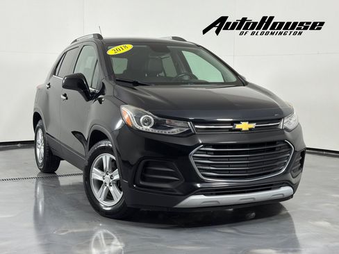 Used 2018 Chevrolet Trax LT w/ LT Convenience Package FWD image 1