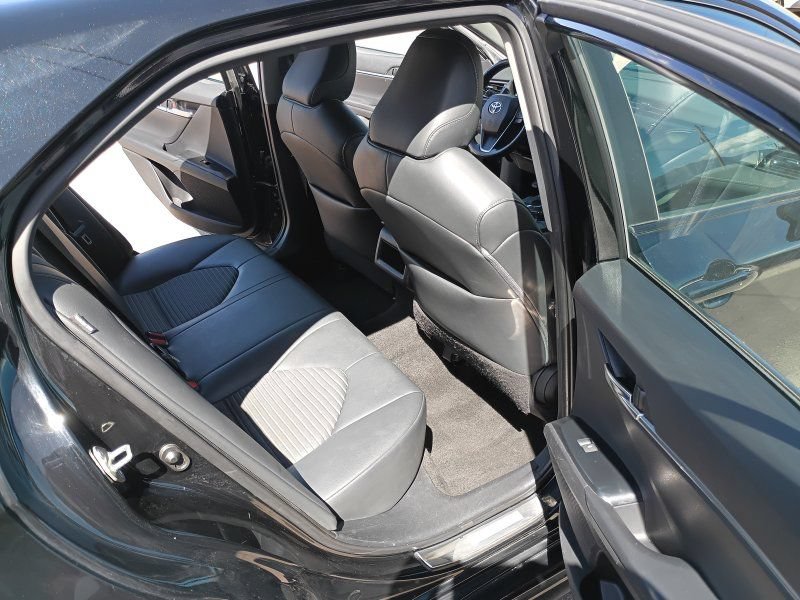 Used 2019 Toyota Camry SE FWD image 19