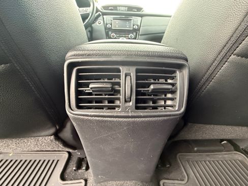 Used 2017 Nissan Rogue SL AWD/4WD image 30