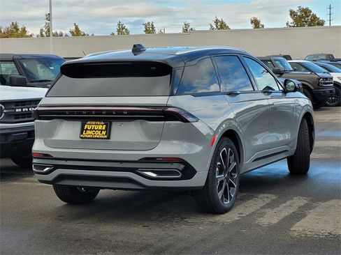 New 2026 Lincoln Nautilus Reserve image 5