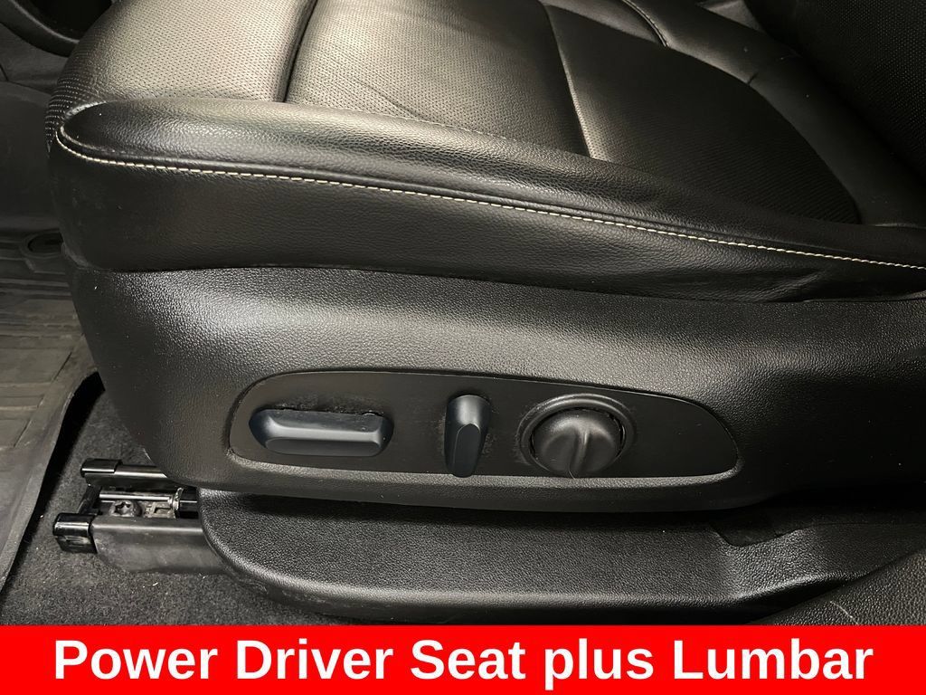 Used 2023 GMC Acadia SLT w/ Technology Package AWD/4WD image 11