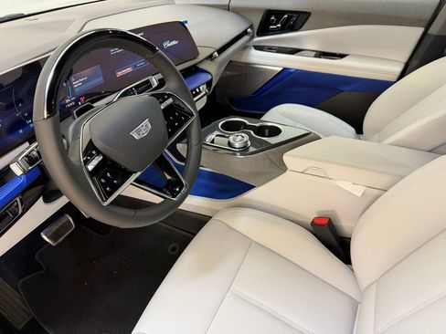 New 2026 Cadillac Optiq Sport 1 image 4