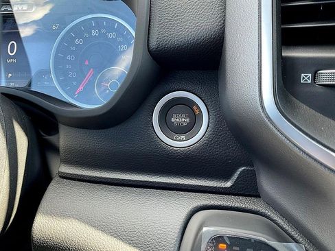 New 2026 RAM 1500 4x4 Crew Cab image 18