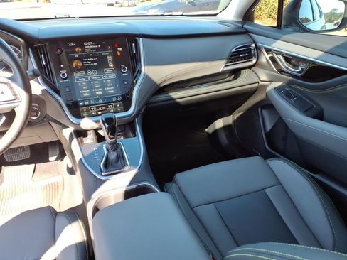 Used 2025 Subaru Outback Onyx Edition image 13