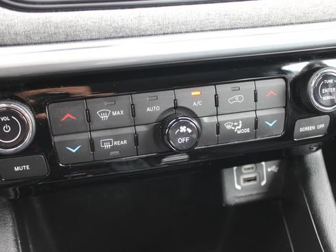 Used 2022 Jeep Compass Latitude w/ Convenience Group AWD/4WD image 9