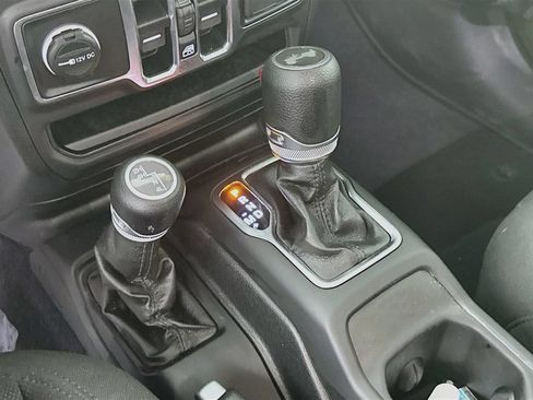 Used 2021 Jeep Wrangler Unlimited Sport AWD/4WD image 26