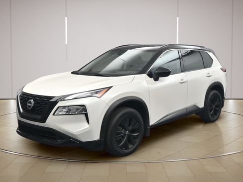 Certified 2023 Nissan Rogue SV w/ SV Premium B Package FWD image 3