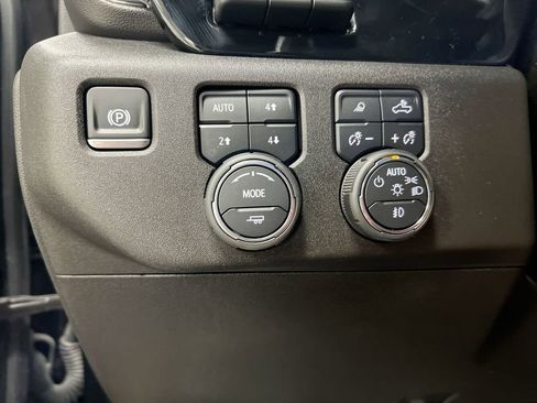 Used 2025 Chevrolet Silverado 2500 ZR2 w/ Technology Package AWD/4WD image 18