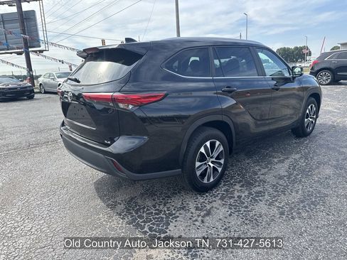 Used 2023 Toyota Highlander XLE FWD image 6