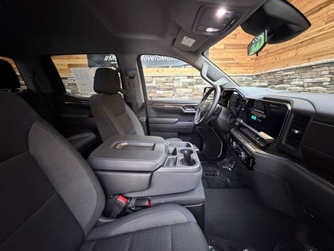 Used 2023 Chevrolet Silverado 1500 LT AWD/4WD image 16