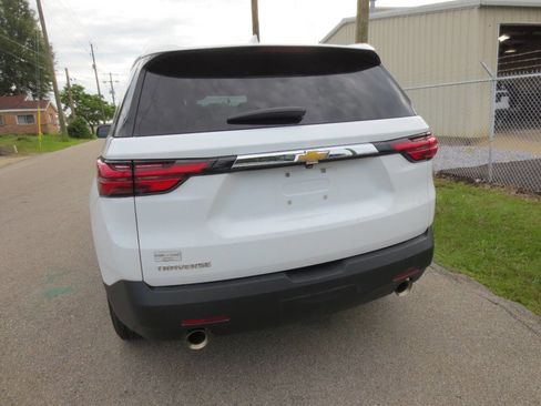 Used 2023 Chevrolet Traverse LS FWD image 5