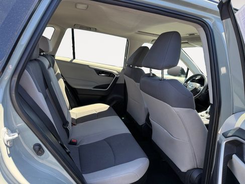 Used 2022 Toyota RAV4 XLE w/ Convenience Package AWD/4WD image 18