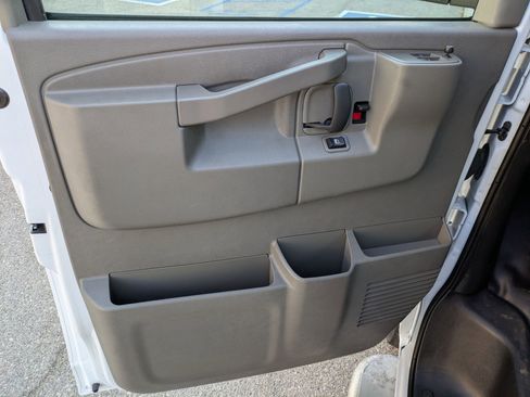 Used 2024 Chevrolet Express 2500 w/ Driver Convenience Package image 10