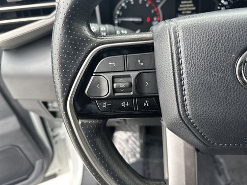 Used 2022 Toyota Tundra SR5 w/ SR5 Convenience Package image 19