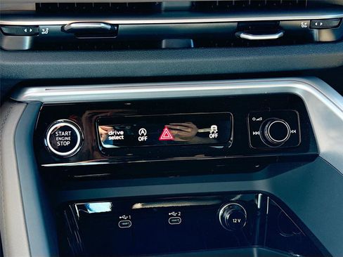 New 2025 Audi Q5 Premium Plus image 16