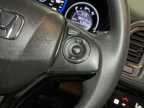 Used 2018 Honda HR-V EX image 25
