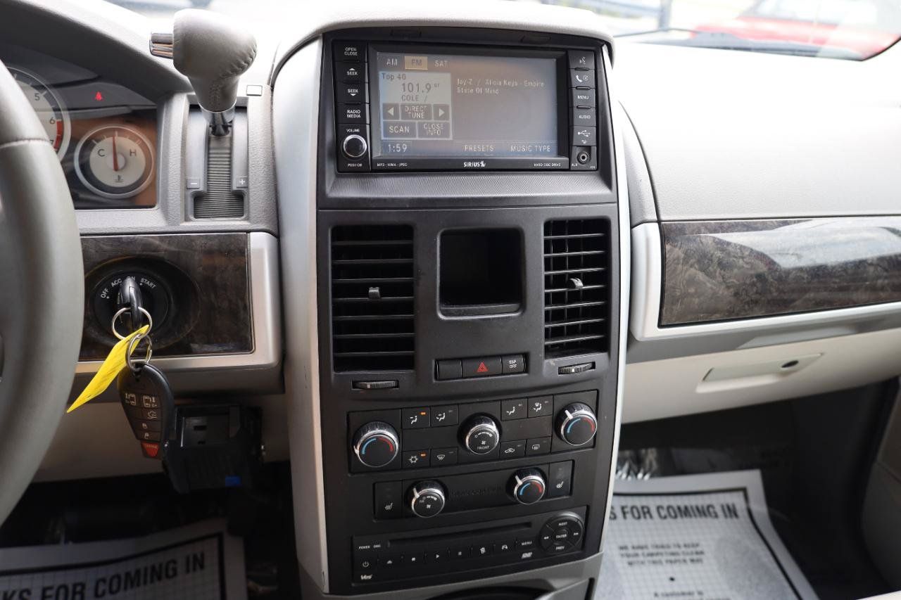 Used 2009 Dodge Grand Caravan SXT FWD image 10