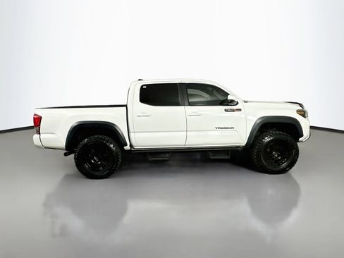 Used 2016 Toyota Tacoma TRD Off-Road w/ Premium & Technology Package RWD image 8