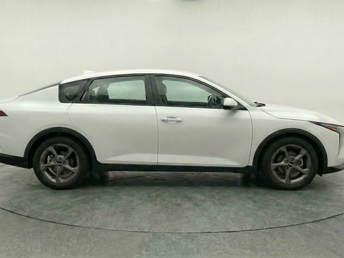 Used 2025 Kia K4 FWD image 11