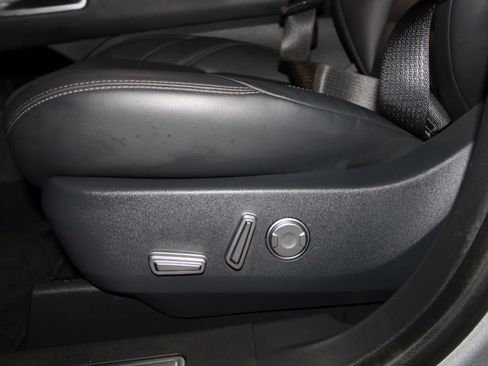 Used 2024 Lincoln Nautilus Premier w/ Equipment Group 102A AWD/4WD image 9
