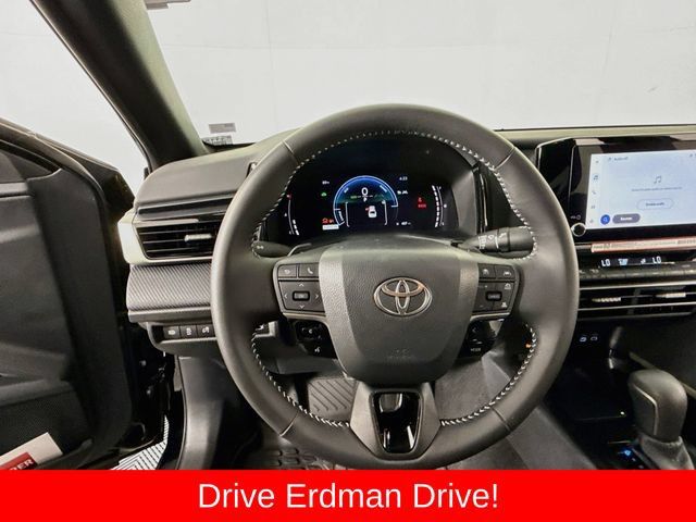 Used 2026 Toyota Camry SE FWD image 11