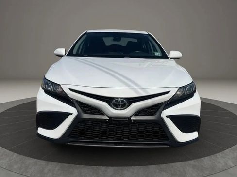 Used 2021 Toyota Camry SE FWD image 8