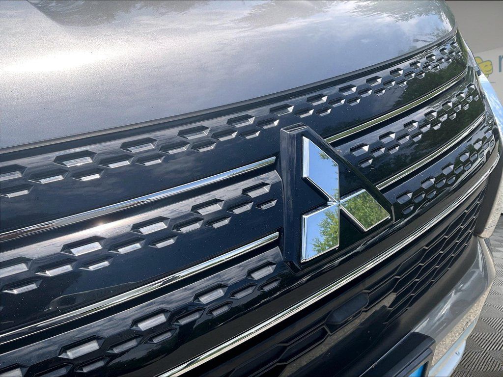Used 2022 Mitsubishi Outlander SEL AWD/4WD image 31