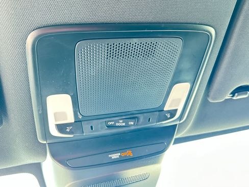 Certified 2025 Honda HR-V Sport image 17