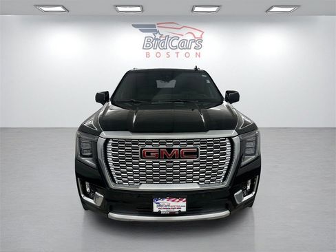 Used 2023 GMC Yukon XL Denali image 2