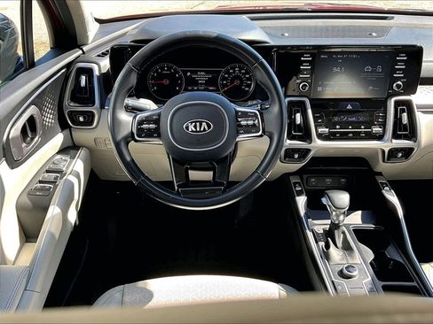 Used 2021 Kia Sorento S image 18