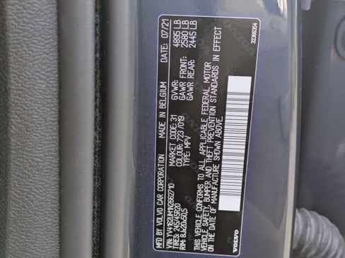 Used 2022 Volvo XC40 T5 R-Design w/ Climate Package image 15