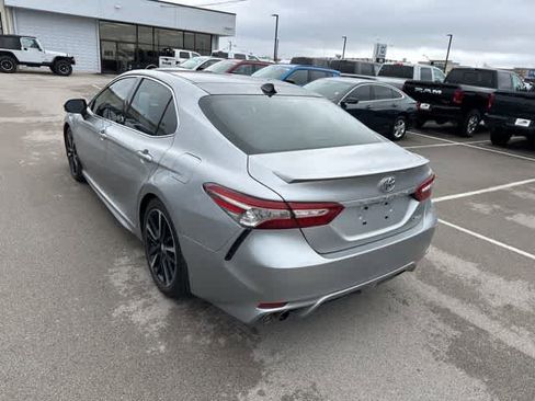 Used 2018 Toyota Camry XSE image 17