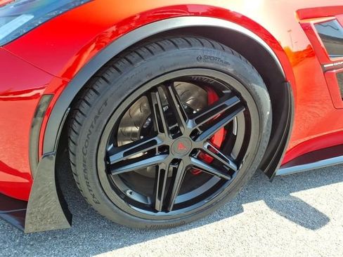 Used 2017 Chevrolet Corvette Grand Sport w/ Grand Sport Heritage Package RWD image 6