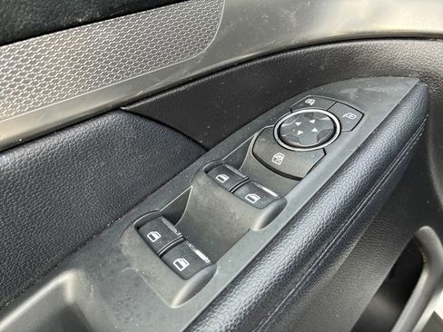 Used 2018 Ford Explorer XLT image 12