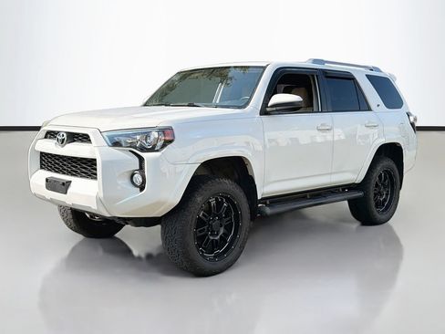 Used 2016 Toyota 4Runner SR5 AWD/4WD image 2